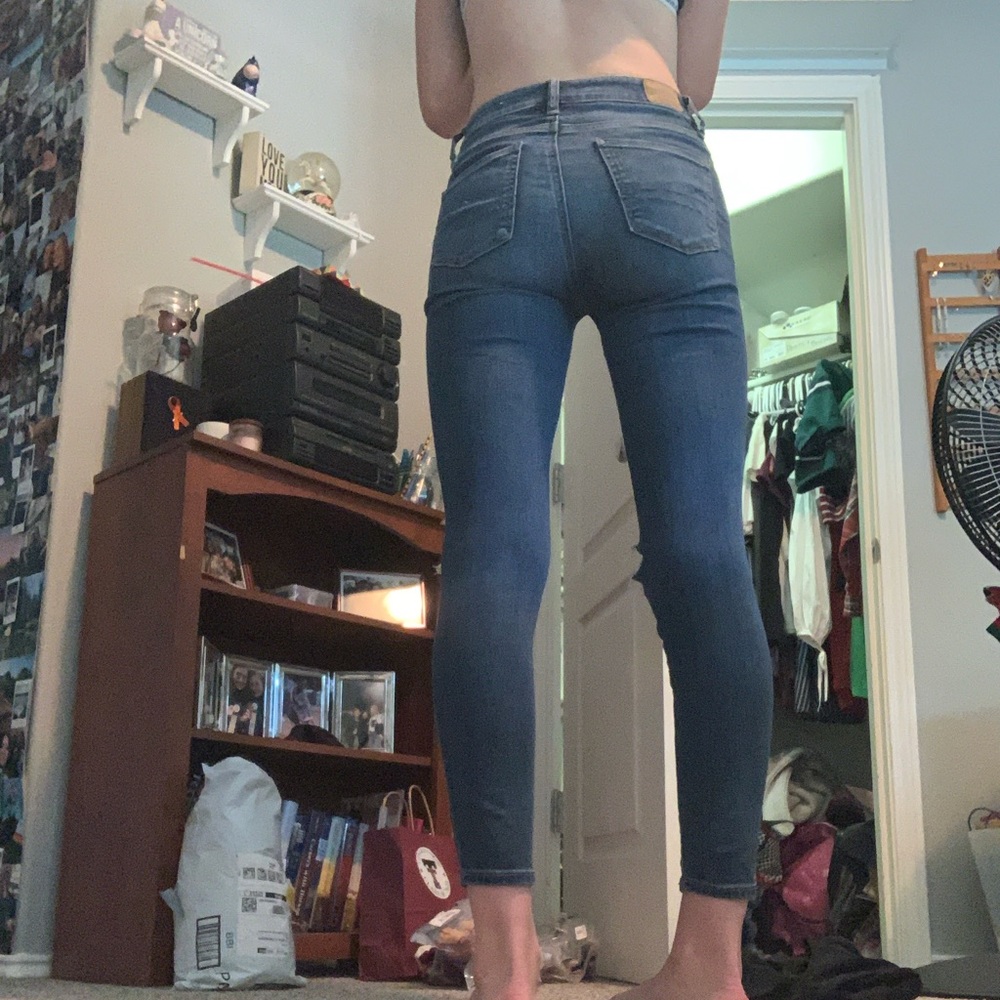 American Eagle Distressed High Rise Jegging